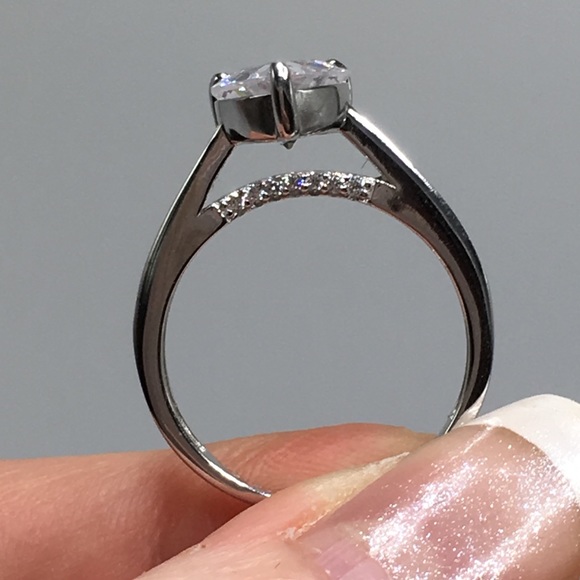 14k white gold ring diamond 2 CT heart engagement - Picture 9 of 9